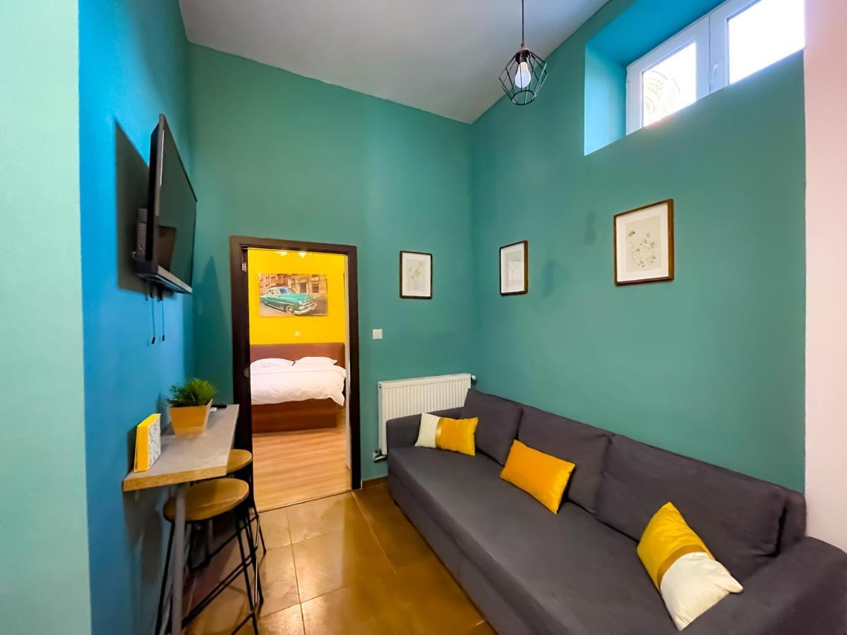 Appartamento Cool Flat In The Heart Of Bucharest'S Fun And History Esterno foto