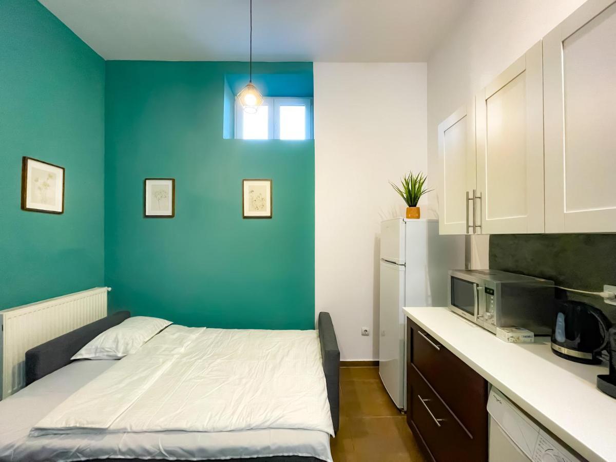 Appartamento Cool Flat In The Heart Of Bucharest'S Fun And History Esterno foto