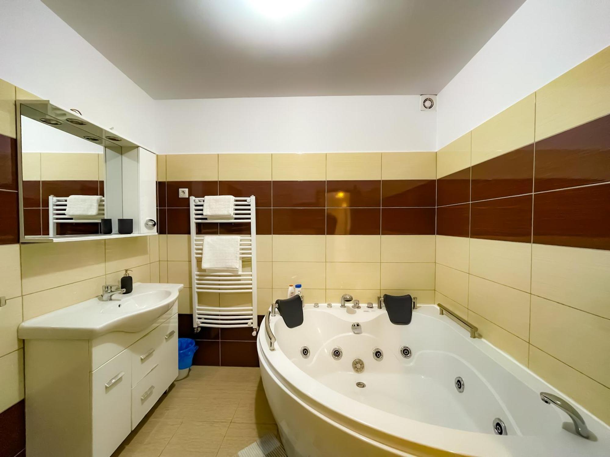 Appartamento Cool Flat In The Heart Of Bucharest'S Fun And History Esterno foto