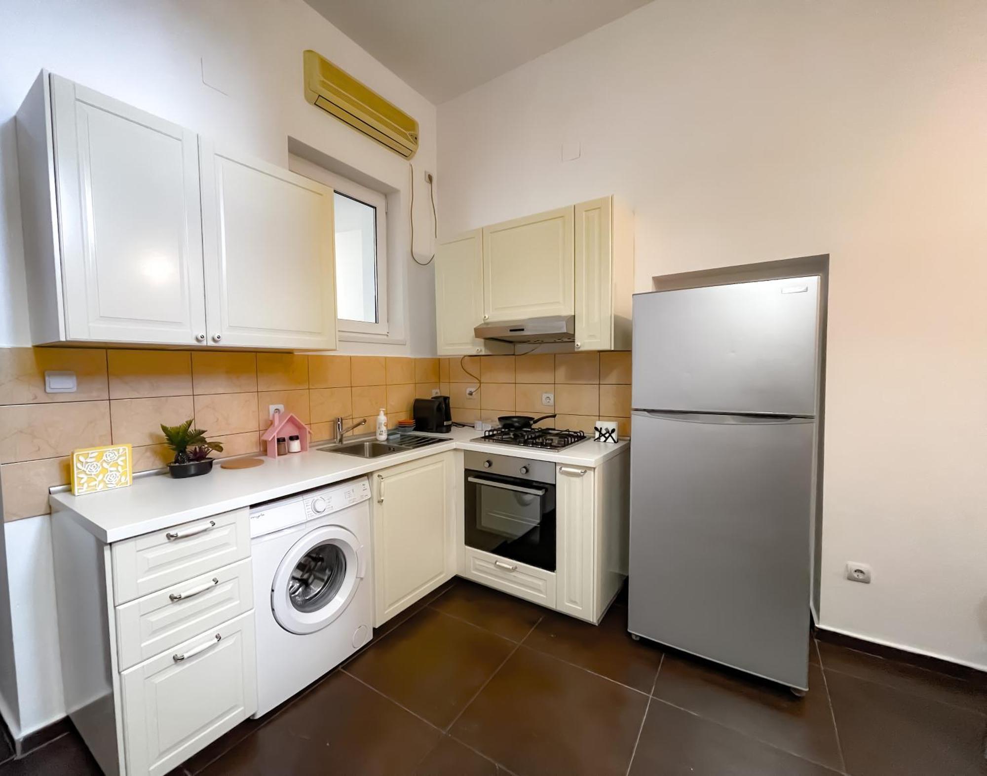 Appartamento Cool Flat In The Heart Of Bucharest'S Fun And History Esterno foto