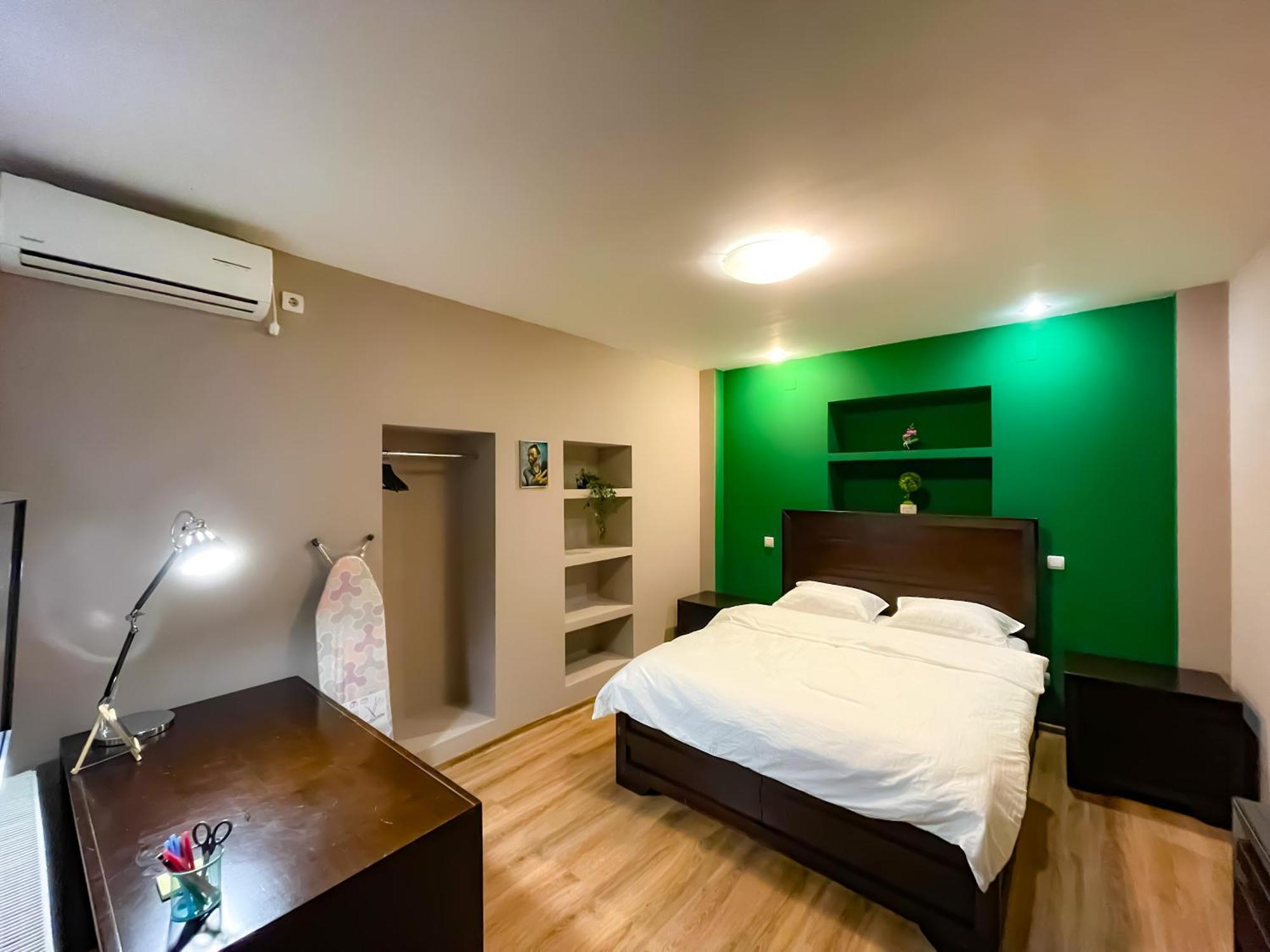 Appartamento Cool Flat In The Heart Of Bucharest'S Fun And History Esterno foto
